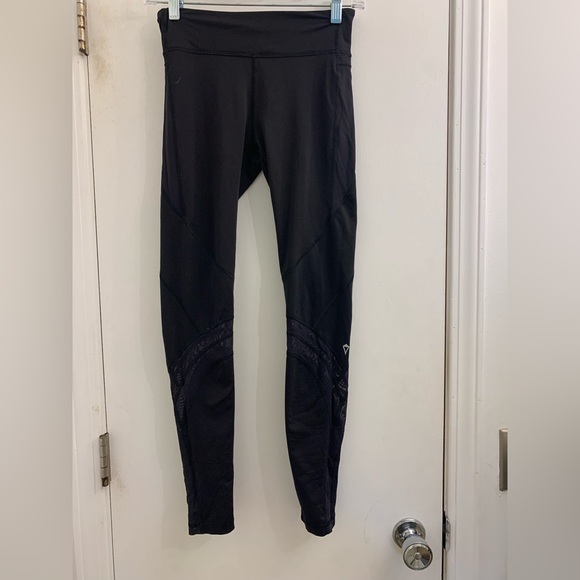 Ivivva black mesh cutout leggings - Picture 1 of 4